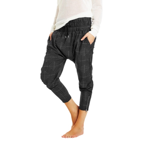 Pants - Geometric Black Cropped Pants